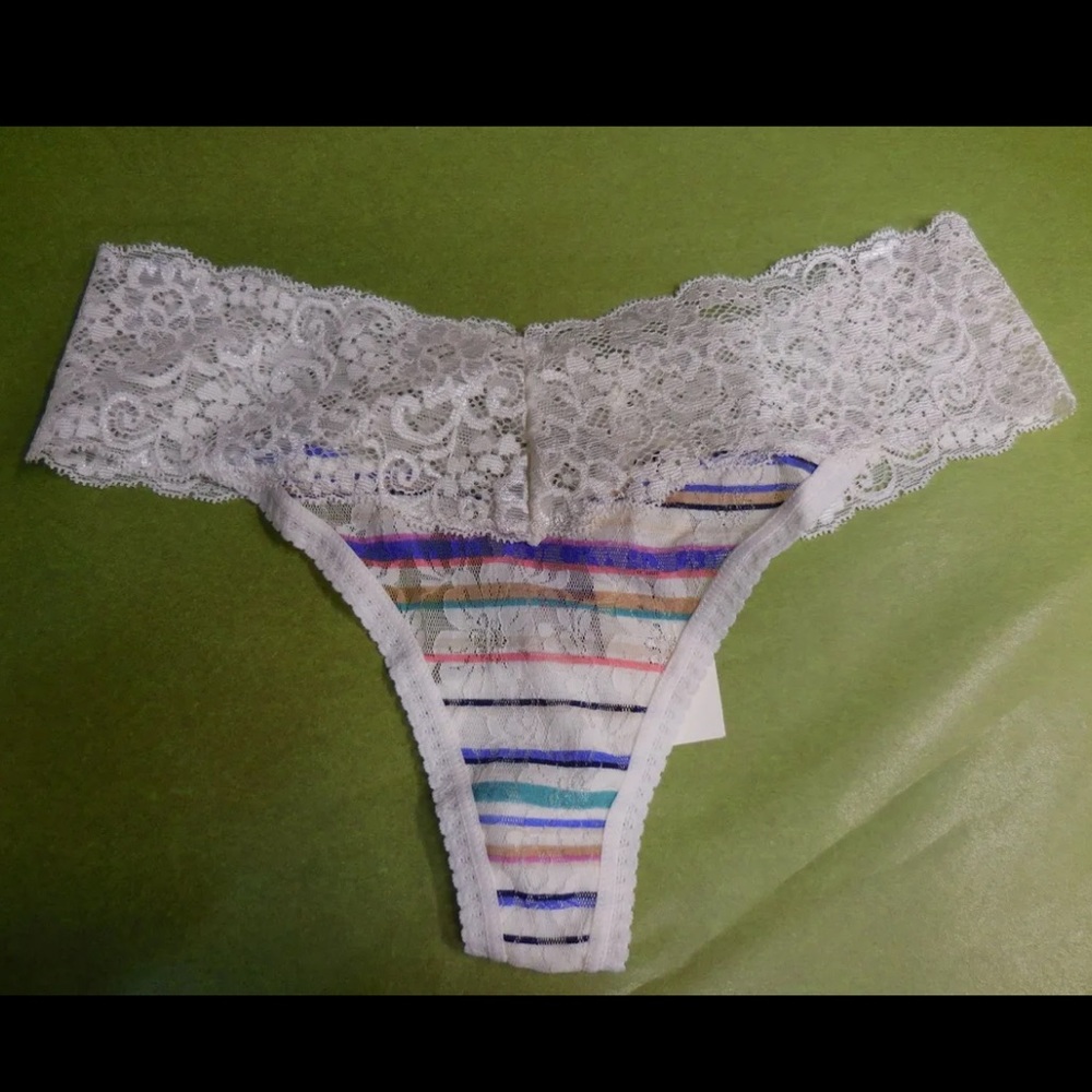 NWT Soma Embraceable Signature All Over Lace Thong Panties